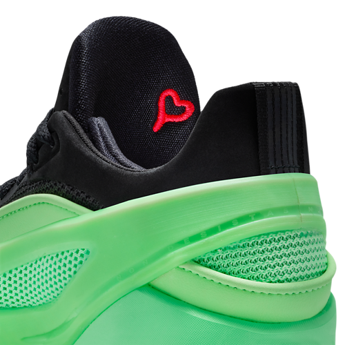 Boys' Grade School Luka 5 Low Black/Red/Green - View 9