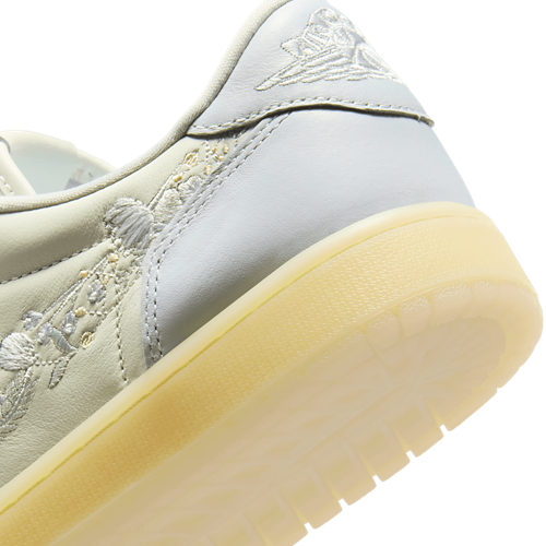 1 Retro Low OG V2 Sail/Off White/Coconut Milk - View 8