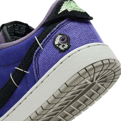 Boys' Grade School Retro 1 Low Black/Regency Purple/Vapor Green - View 8