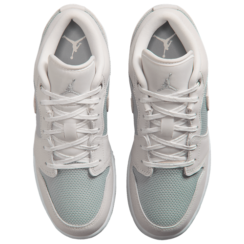 Boys' Grade School 1 Low SE Soft Pearl/Light Smoke Grey/Off White - View 4
